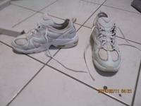 Wie neu Nike Air Turnschuhe weiß hell-mint gr.38 Niedersachsen - Burgwedel Vorschau