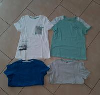 4er T-Shirt Set Gr. 146/152, kaum getragen! Nordrhein-Westfalen - Solingen Vorschau