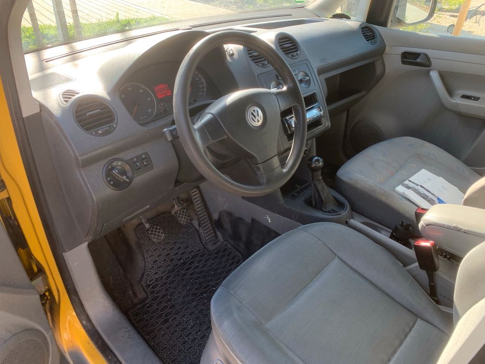 VW Caddy 2,0 SDI Diesel 2-Sitzer Radio 2x Schiebetüren AHK in Ingolstadt