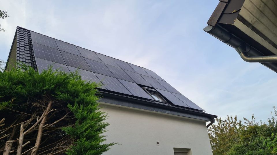 Photovoltaik Anlage 24,9 kWp PV | 2x Sungrow Wechselrichter Notstrom + Speicher 16 kWh + 60x Trina Module + Unterkonstruktion in Herford