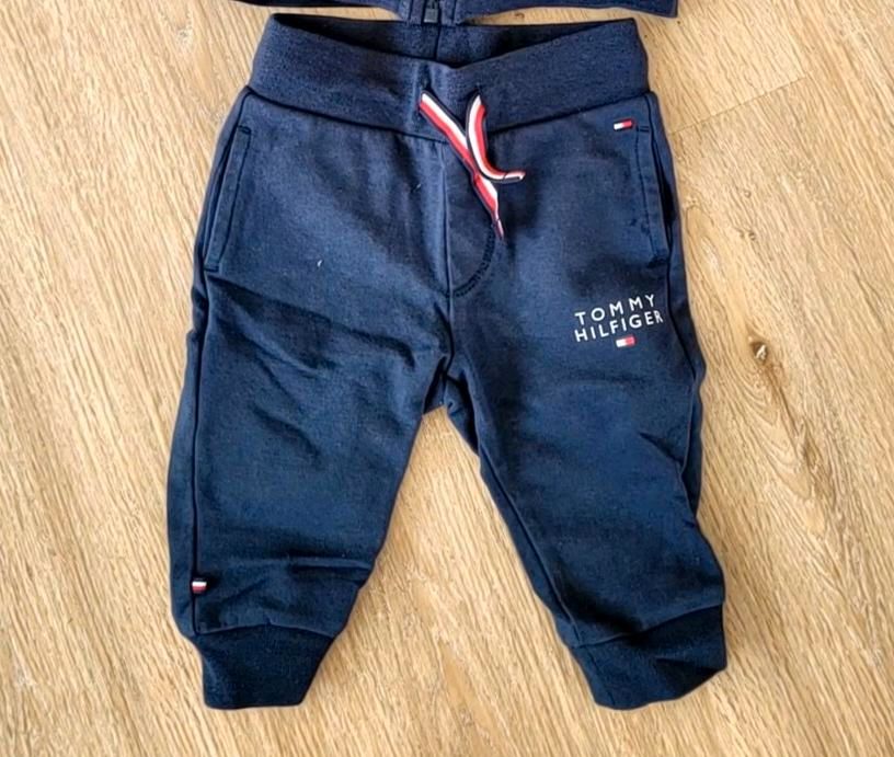 Tommy Hilfiger Baby- Jogginganzug Größe 62 in Bonn