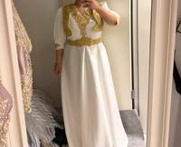 Dimija albanisches Kleid Niedersachsen - Seelze Vorschau