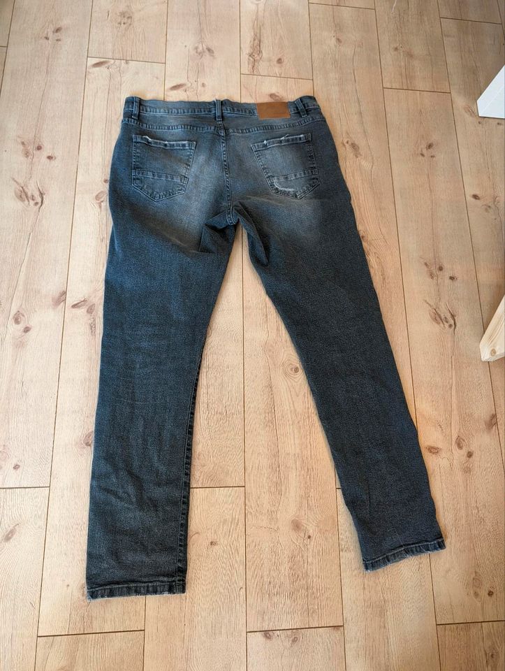 Slim Ripped Jeans 36/34 in Schiffdorf