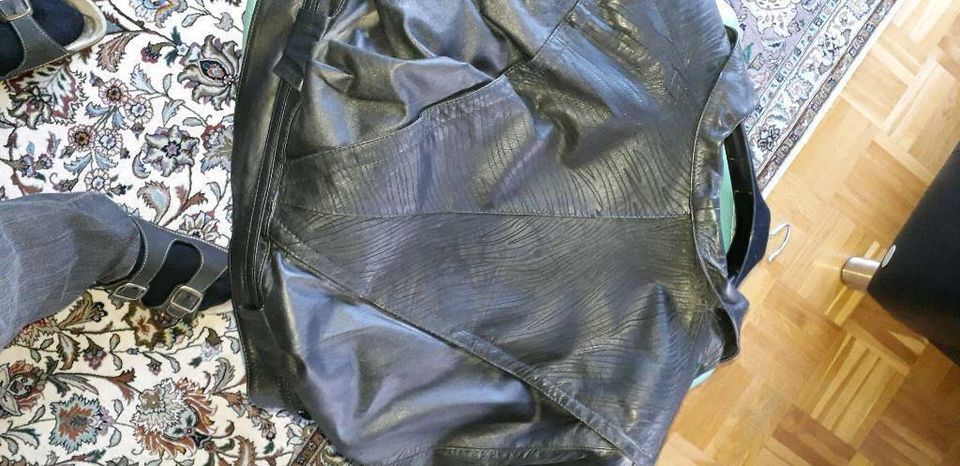 Italienische Damen Nappa Leder Jacke schwarz Grösse 36-38 in Illingen