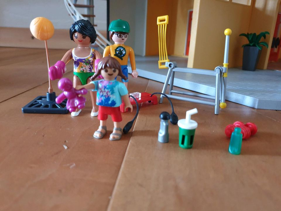 Playmobil Modernes Wohnhaus+Zusatzetage+9 Zimmer+ Beleuchtung in Zemmer