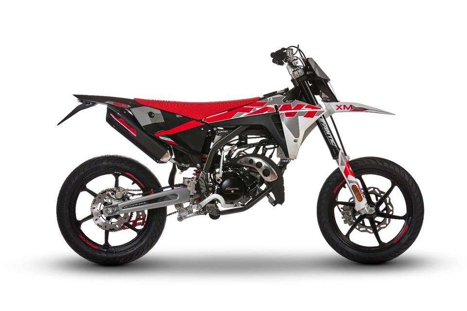 FANTIC XM 50 Motard PERFORMANCE 2025 MY25 50 Moped - Neufahrzeug in Mitterteich