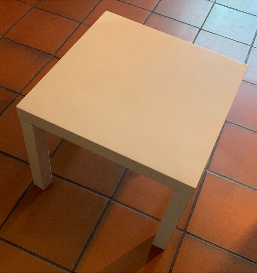 Ikea kleiner weißer Tisch LACK in Urbach Westerw