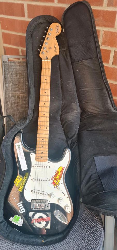 Squier by Fender Sonic Stratocaster Pack Black E-Gitarre in Hamburg