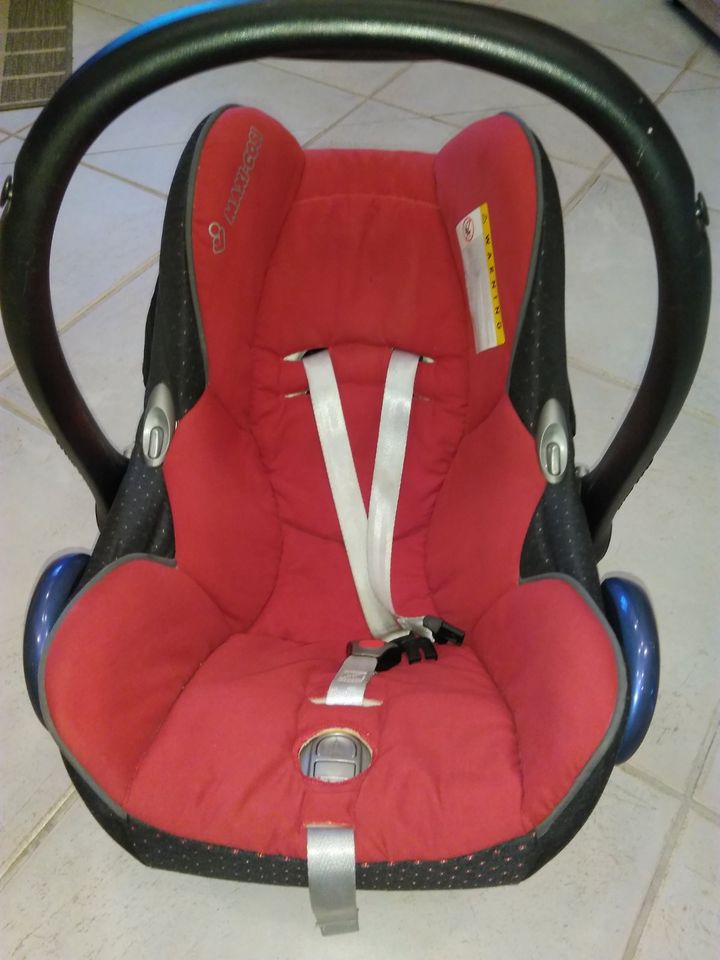 Maxi Cosy Baby Sitz Kindersitz Auto in Neustadt