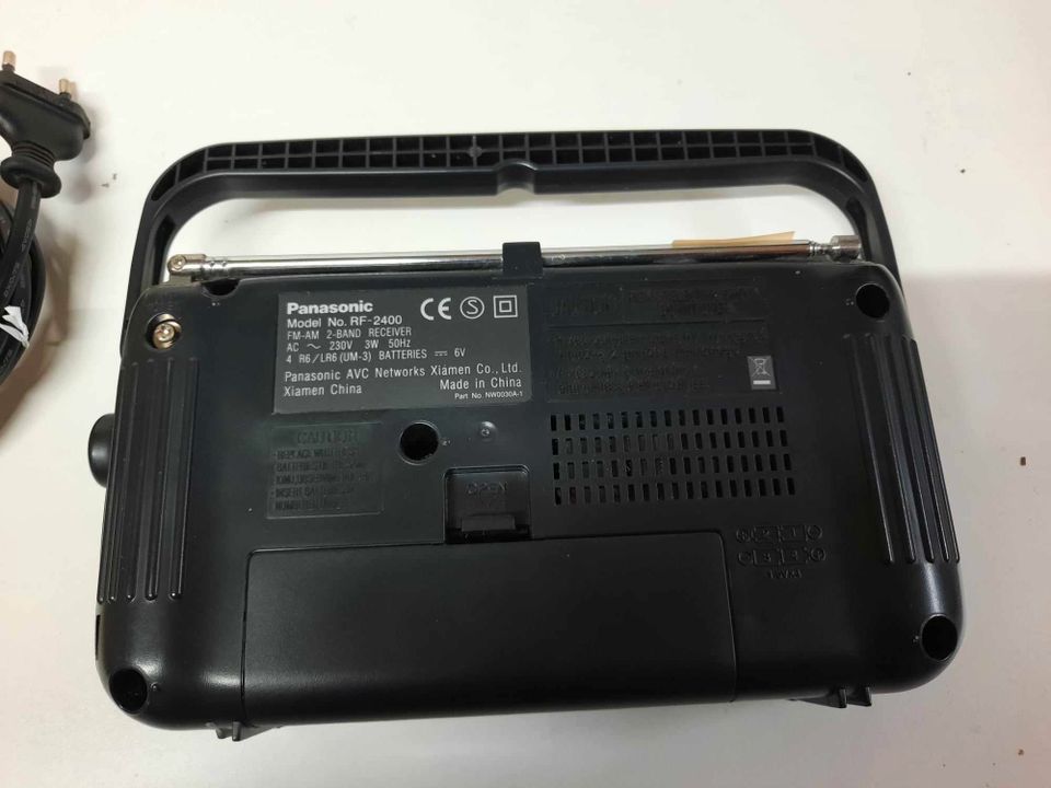 Panasonic  RF 2400  AM-FM Radio  AC/Batterie in Steinheim