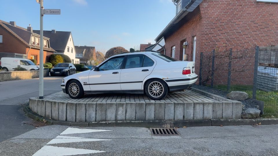 BMW E 36 316i Limousine in Monschau