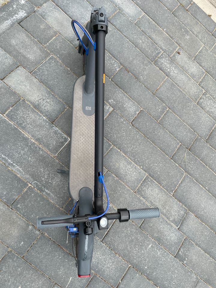 Xiaomi Mi Electric Scooter 3 in Ribnitz-Damgarten