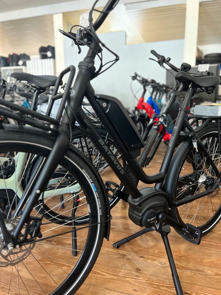 E-City Bike AKTION Alle E-Bikes inkl. AKTIONSPAKET: Schloß oder Helm + Wunschsattel in Preetz