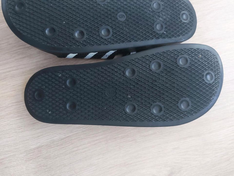 Adidas Originals SlideS für den Herren in 43 in Frankenthal (Pfalz)