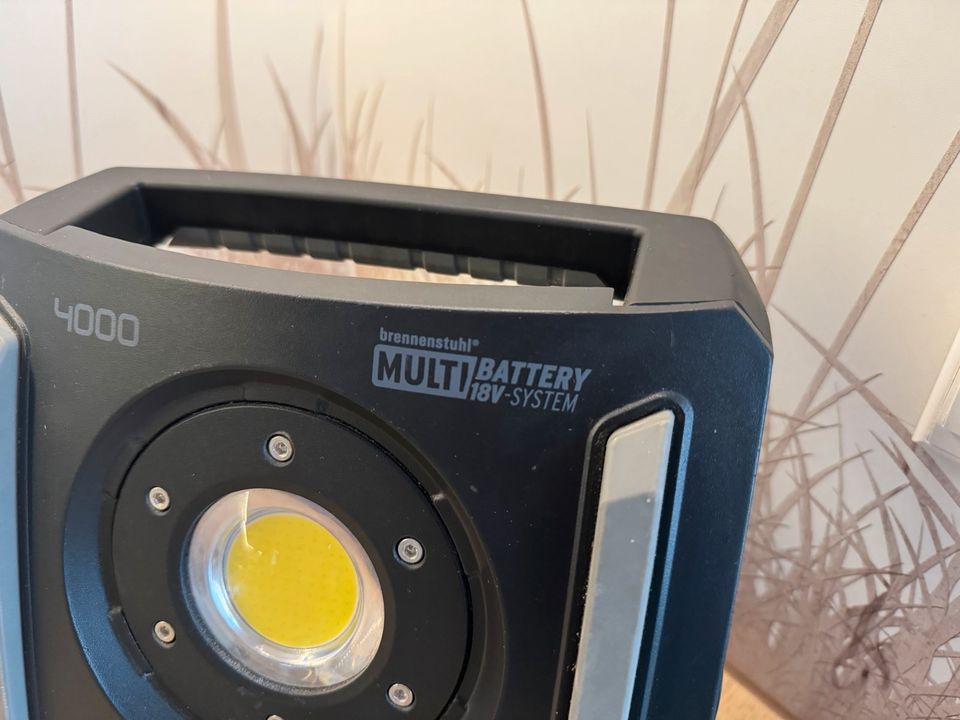 Brennenstuhl Multi Battery Multi 4000 MA LED Akku Bau StrahlerTOP in Laatzen