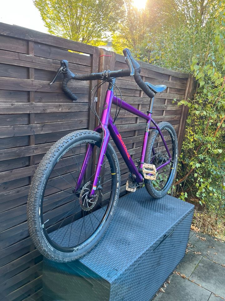 Salsa Journeyman 57 2019 650B 27,5 lila | Gravel Bikepacking in Meckenheim