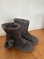 Boots grau mit Bommel Größe 39 Bayern - Hilpoltstein Vorschau