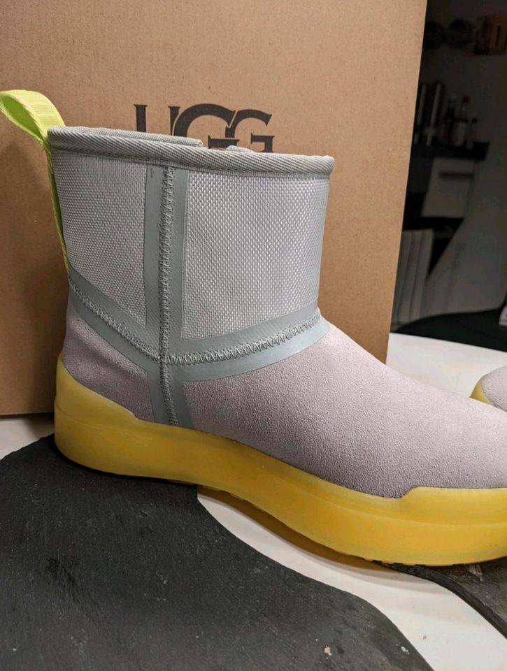 UGG Classic Tech Mini Grey in Weiden (Oberpfalz)