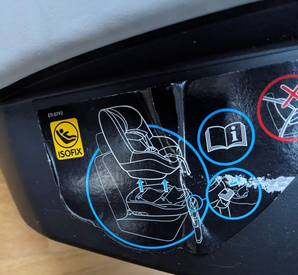 Kindersitz Maxi Cosi Tobi mit Isofix (Family Fix) unfallfrei in Schkeuditz