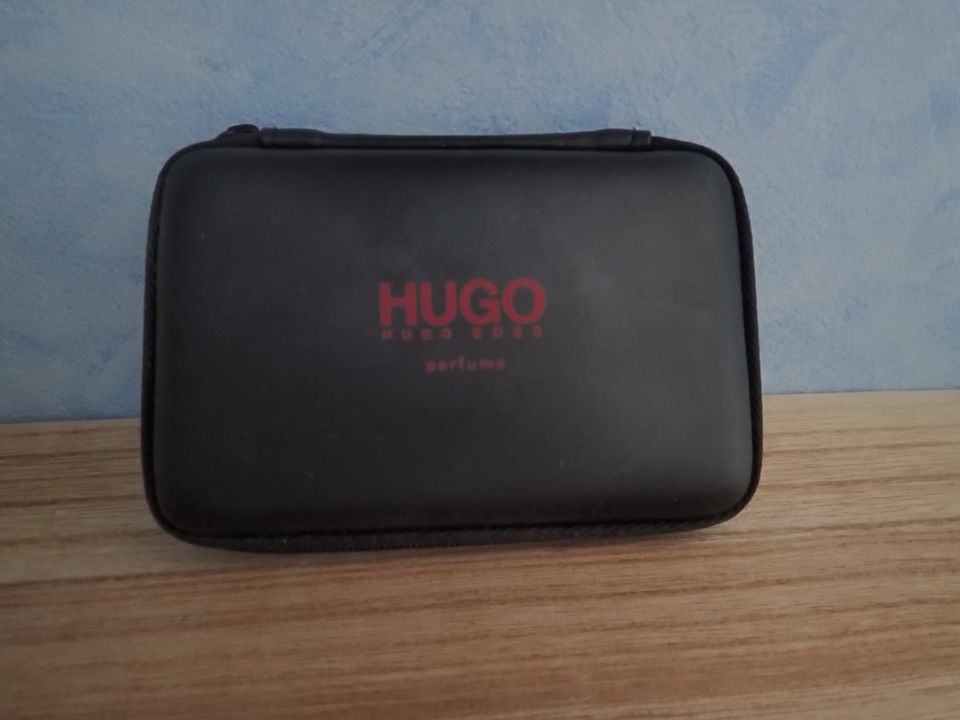 Tragbarer Mini- Bluetooth-Lautsprecher von Hugo Boss in RV-Tasche in Troisdorf