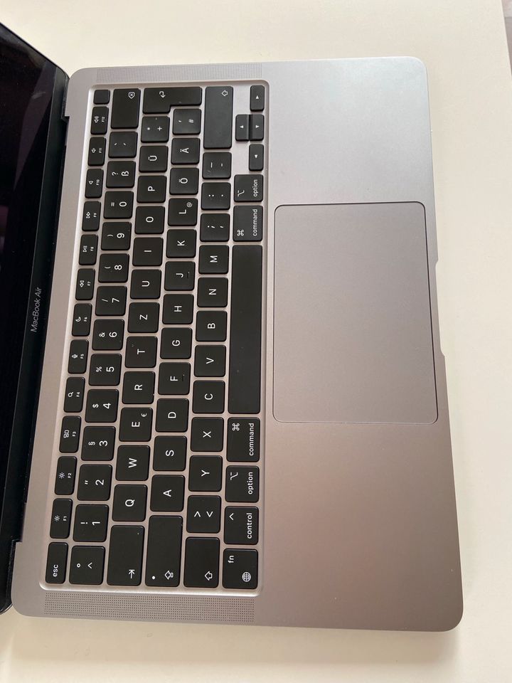 MacBook Air M1 - 512GB SSD - 8GB RAM - kaum benutzt in Hamburg