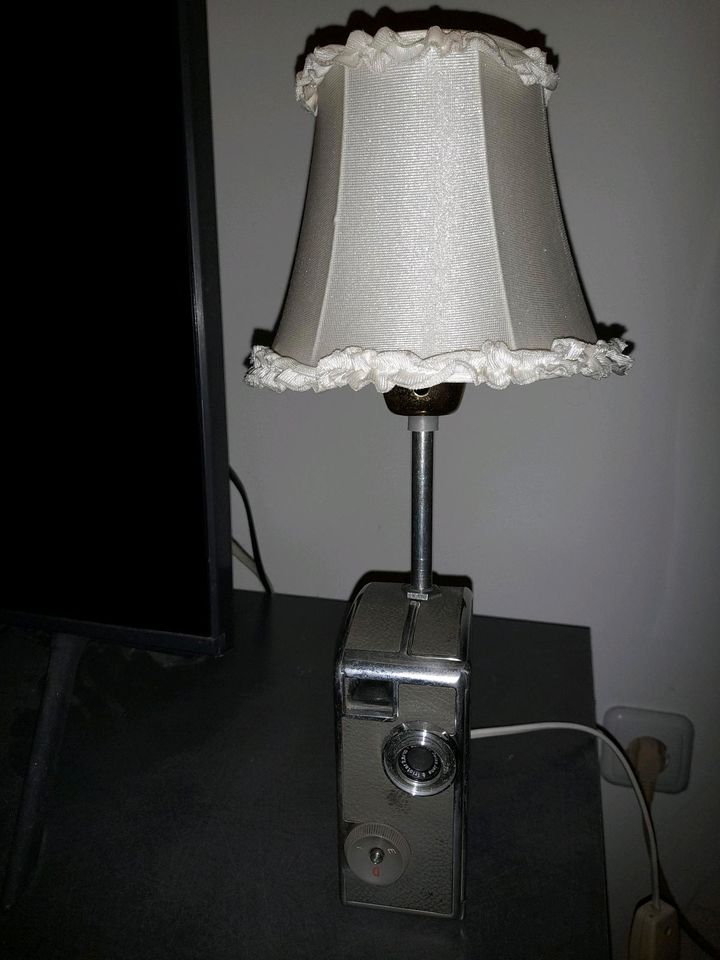 Lampe .Tischlampe. vintage Lampe. Deko Lampe in Leisnig