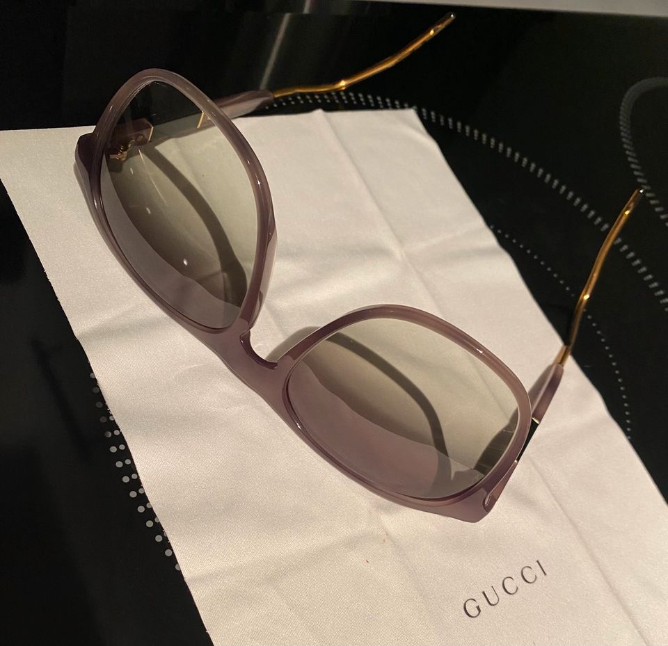 Brandneues Gucci Havanna Gold Akzent Brillengestell grüne Tönung in München