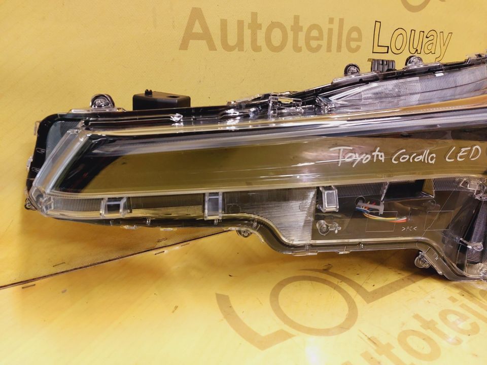 Toyota Corolla LED Scheinwerfer links Original NEU 81150-02X10 ✅ in Essen