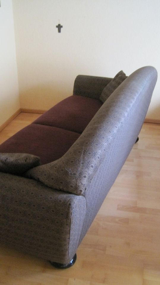 Edles 2er-Sofa aubergine in Gailingen am Hochrhein