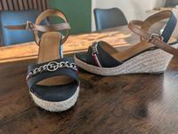 Tommy Hilfiger Keilabsatzschuhe Sachsen-Anhalt - Köthen (Anhalt) Vorschau