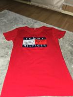 Tommy Hilfiger Tshirt Shirt Gr. M/L rot neuwertig Essen - Essen-Katernberg Vorschau