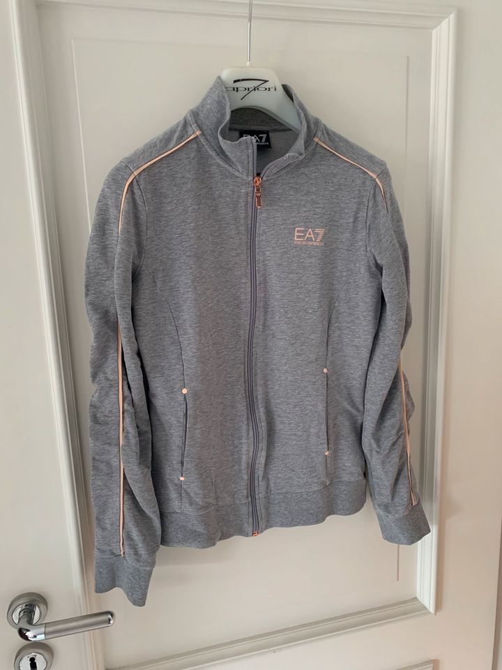 Emporio Armani EA7 Sweatjacke Trainingsjacke Gr. S Sportoberteil in Erkrath