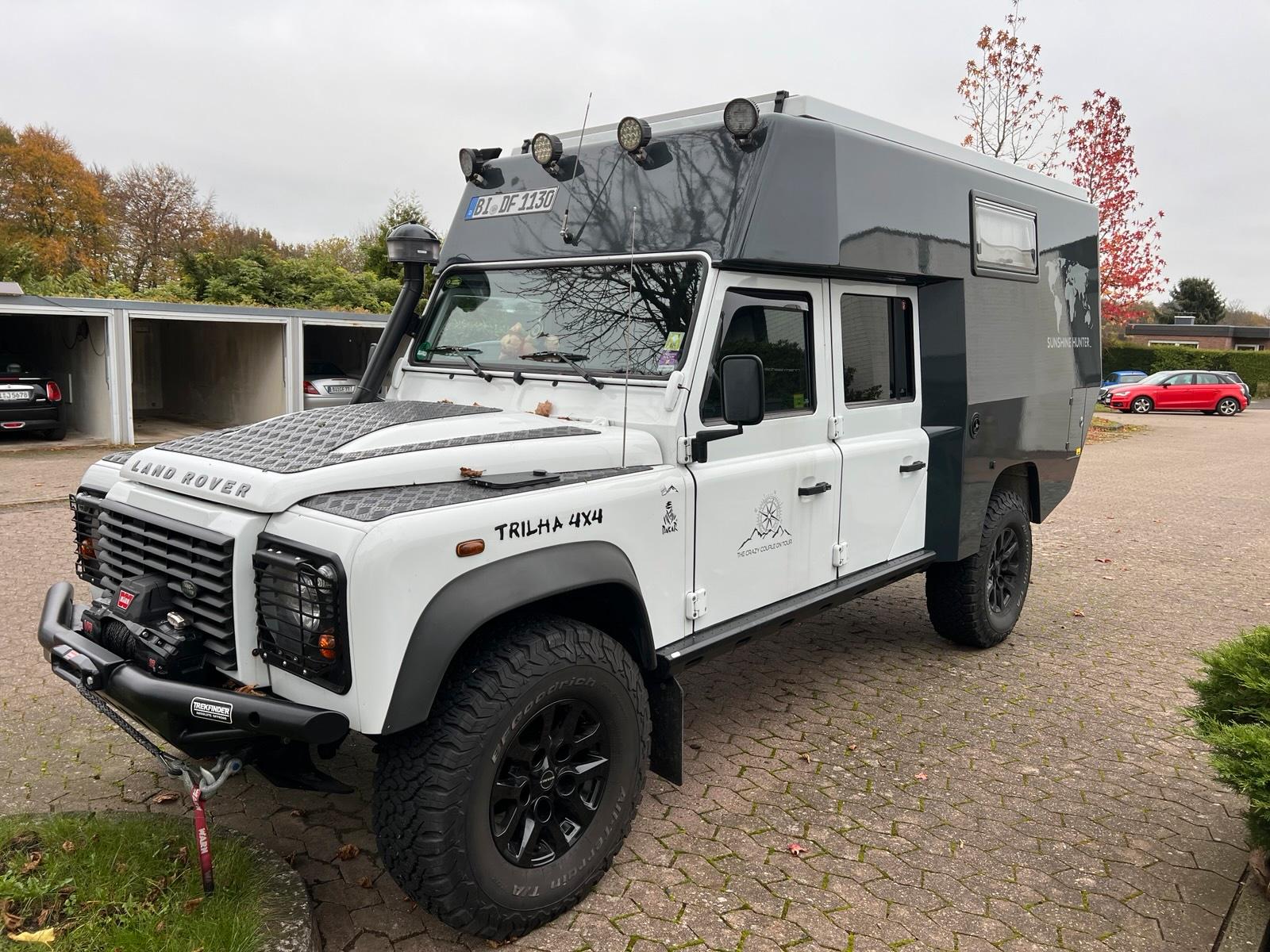 Abbildung des Autos Land Rover Defender 130 …