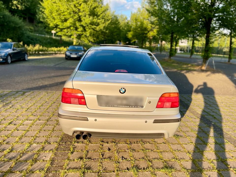 BMW 520i M-Paket Automatik 170 ps in Werl