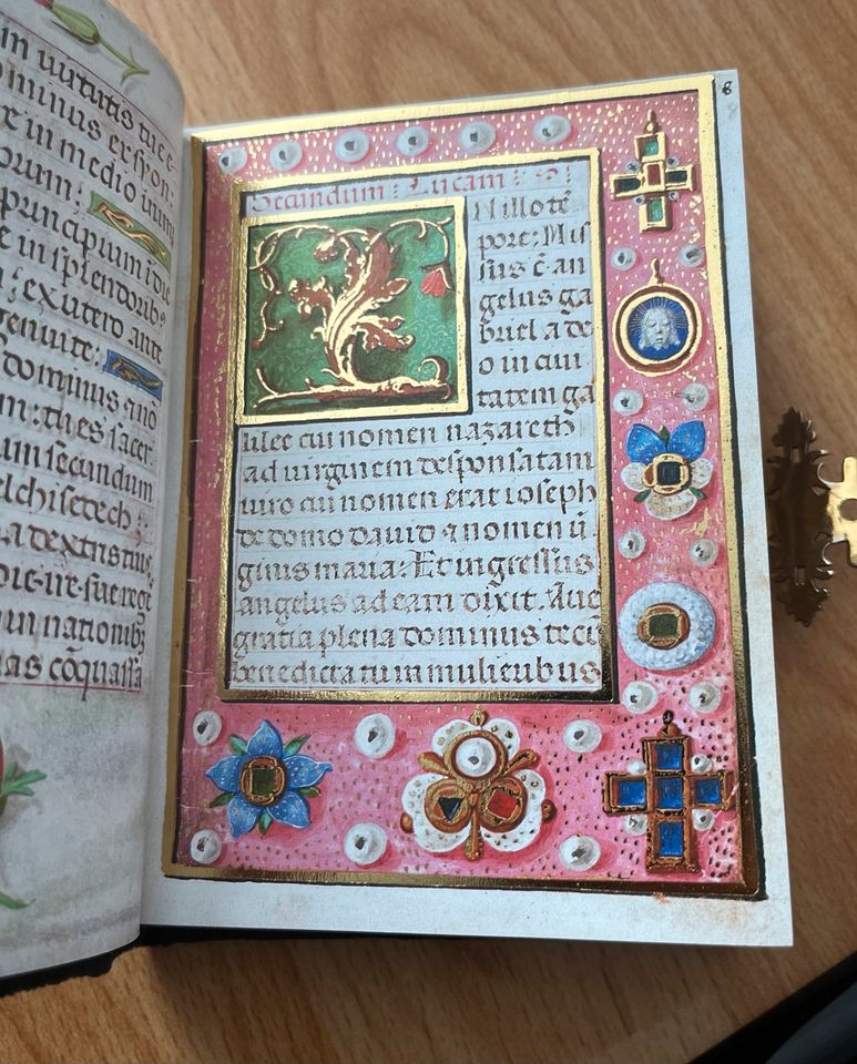 Stundenbuch des Bischofs Morgades neuwertig in Dortmund
