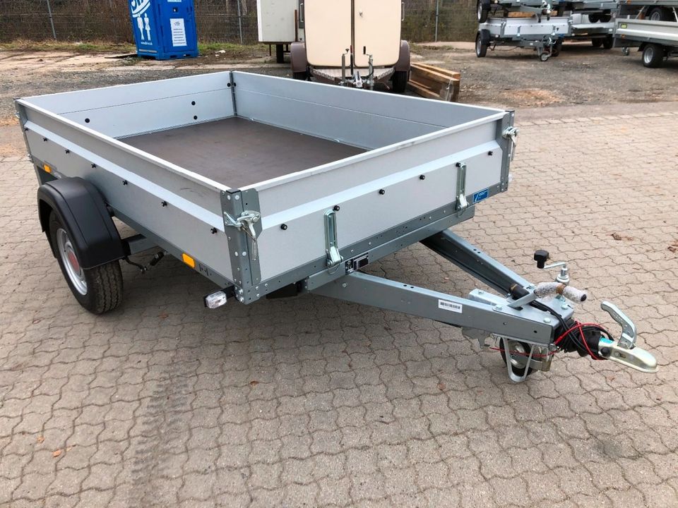 ❗❗SONDERPREIS❗❗STEMA Tieflader SySTEMA ST 13-25-15.1 24232.003 251x153cm 1300kg Plane Spriegel Hochlader Kastenanhänger Camping Umzug Garten Transport Kaminholz Wohnungsauflösung Finanzierung 100km/h in Leipzig