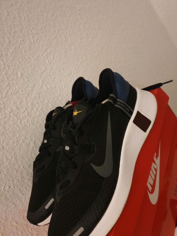 Nike Herren Laufschuhe Grösse 45 NP99 in Berlin