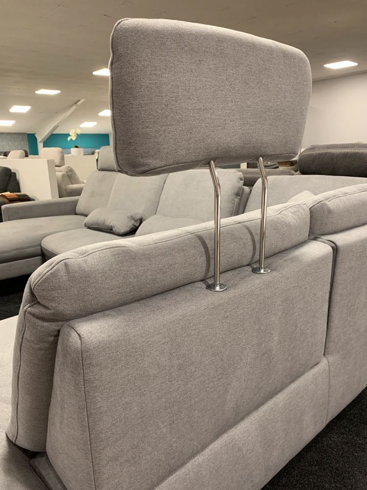 Sofa / U-Garnitur / Wohnlandschaft / U-Sofa statt 2.699€ in Westoverledingen