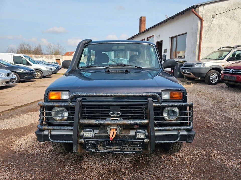 Lada Niva*4x4*AHK*CD Radio*TÜV Neu* in Waltershausen