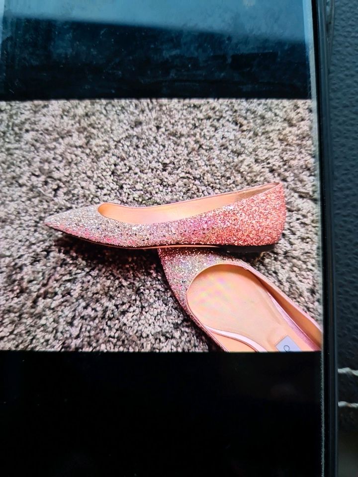 GLITZERBALLERINAS VON JIMMY CHOO in Rotenburg