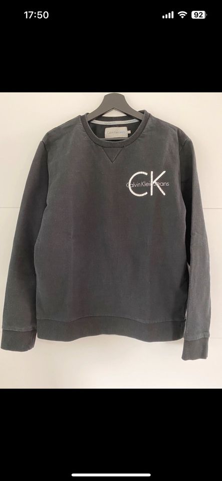 Schwarzer Calvin Klein Pullover in Dormagen