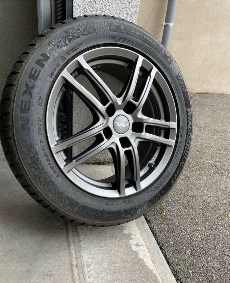 Winterreifen Komplettsatz + Felgen 225/55 R17 in Gäufelden