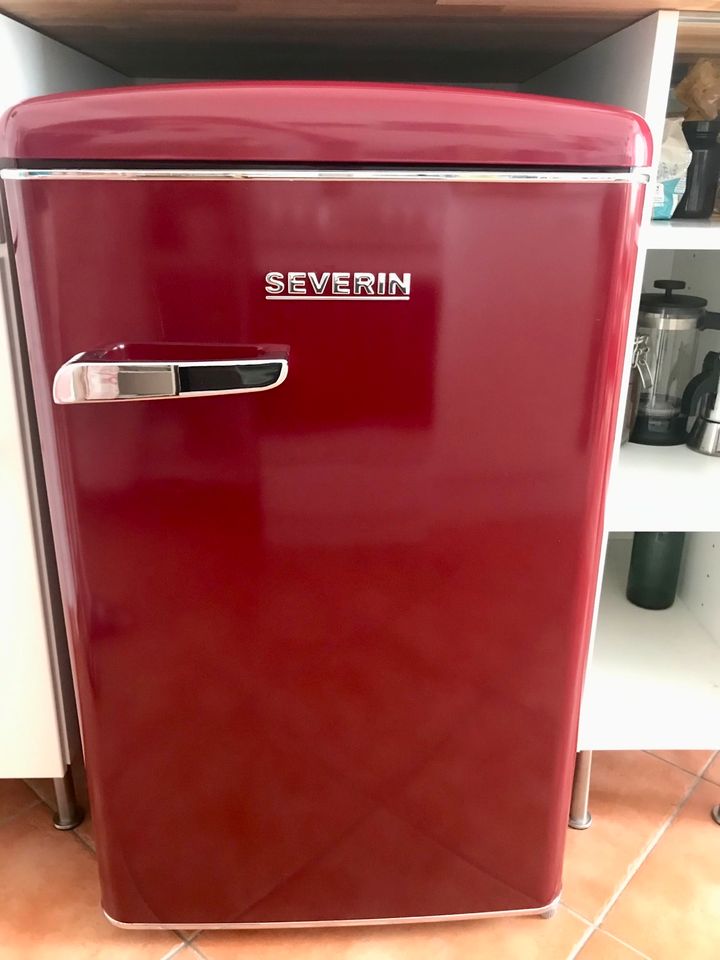 Severin Retro Kühlschrank RKS8831 Rot Weinrot 108L in Berlin - Mitte |  Kühlschrank & Gefrierschrank gebraucht kaufen | eBay Kleinanzeigen ist  jetzt Kleinanzeigen