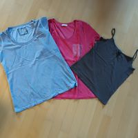 3x T-Shirt blau, rot, khaki Gr.XL Damen Baden-Württemberg - Fellbach Vorschau