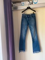 Zara Woman Jeans Gr. 34 blau fransen bootcut skinny fit Wandsbek - Hamburg Farmsen-Berne Vorschau