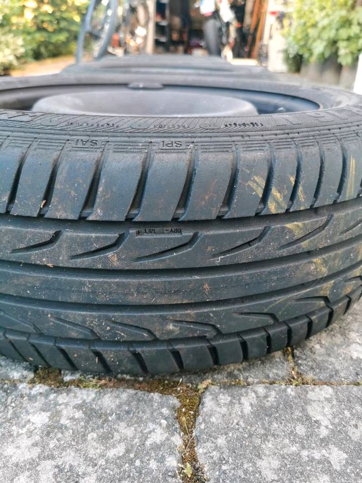 4x Stahlfelgen 16 Zoll mit Reifen / Sommerreifen 205/55 R 16 V in Strullendorf