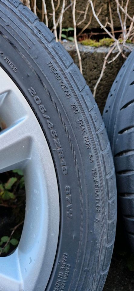 16 Zoll Alufelgen mit Sommerreifen 205/45 R16 in Michelau i. OFr.