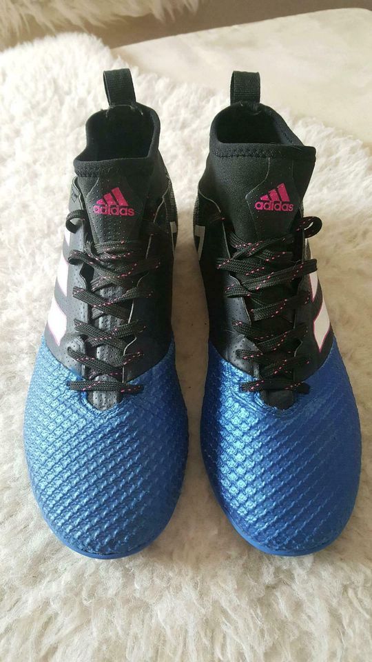 Adidas ACE Hallen Fussballschuhe wie neu 39 1/3 blau metallic in Ottobeuren