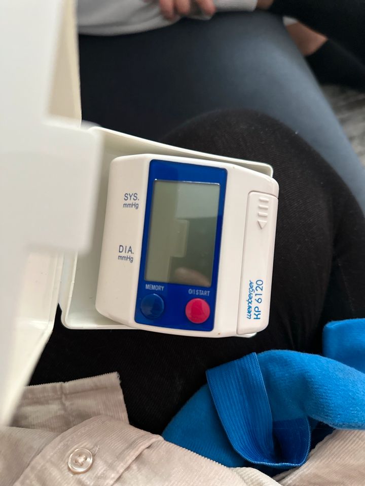Blutdruck Messgerät in Köln