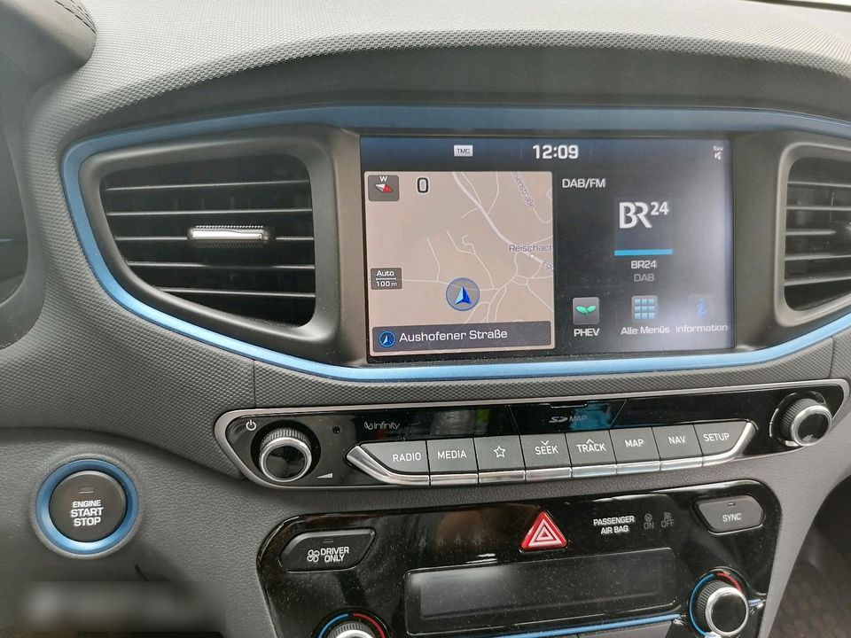 Hyundai IONIQ 1,6  PLUG-IN HYBRID Premium in Reischach